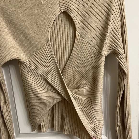Tan ribbed, open back sweater - Picture 5 of 5